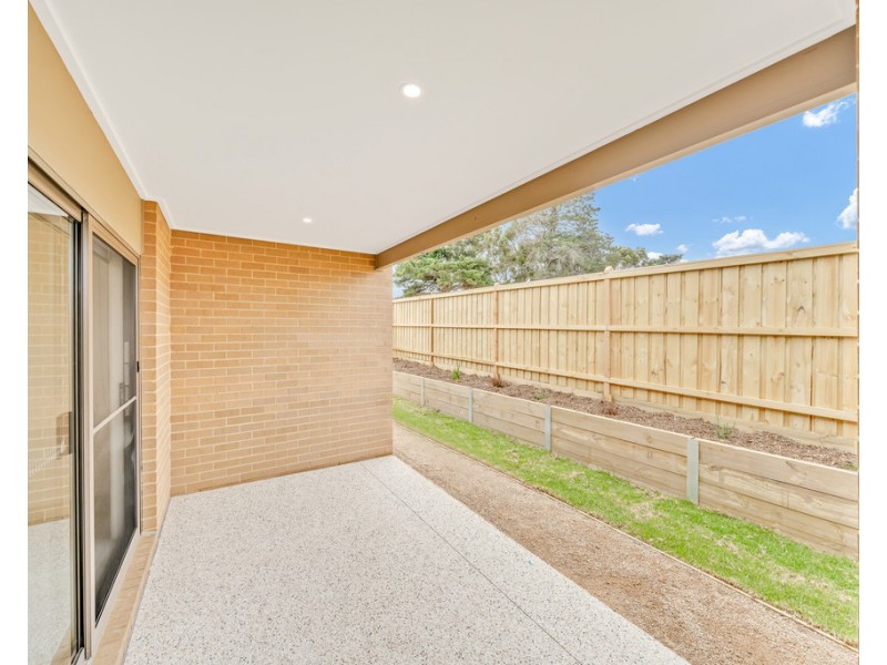 25 Seahawk Crescent, Clyde North VIC 3978