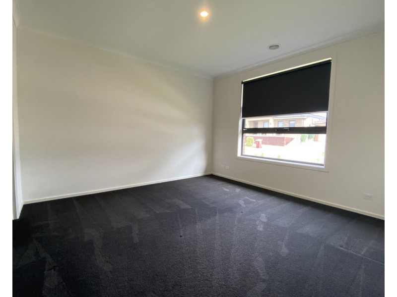 3 Serpells Way, Cranbourne East VIC 3977