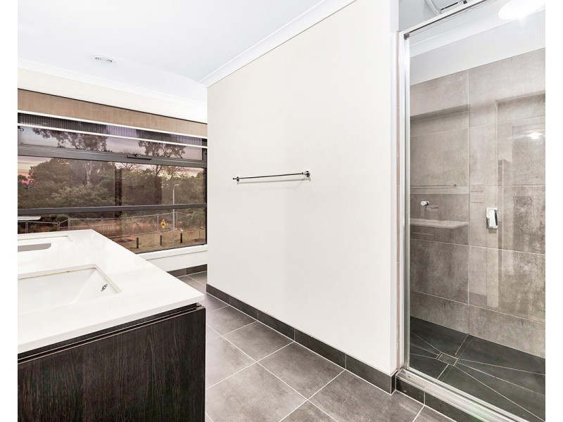 40 Butternut Drive, Lyndhurst VIC 3975