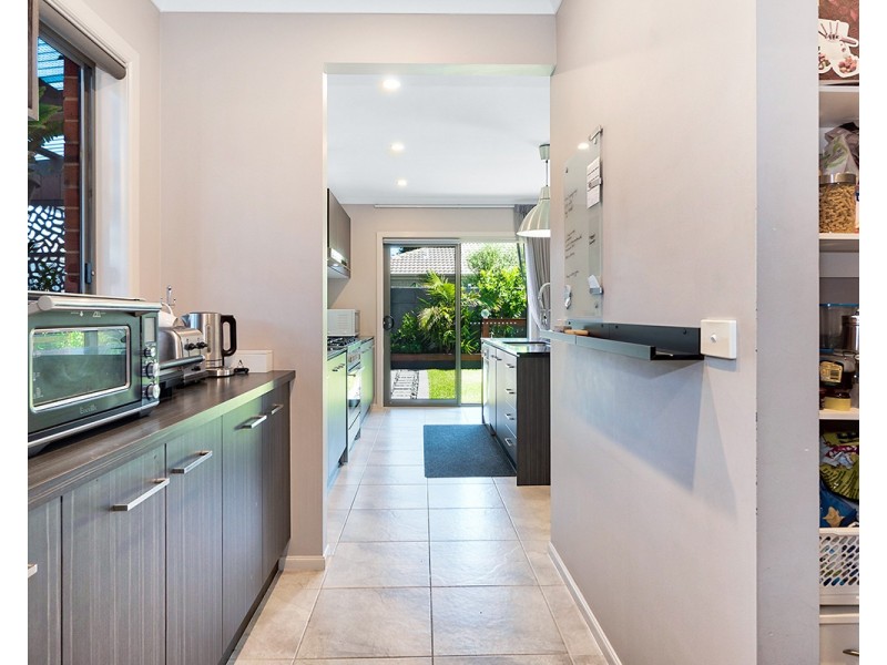 14 Burford Way, Cranbourne North VIC 3977