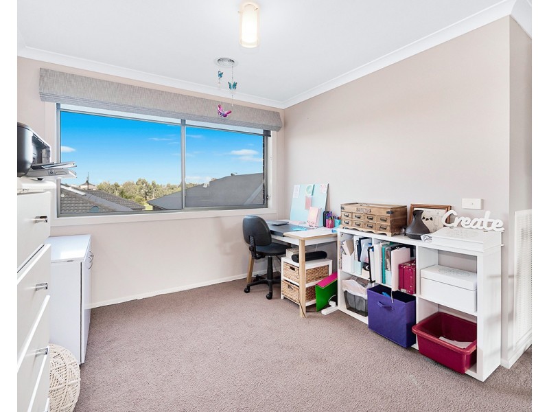 14 Burford Way, Cranbourne North VIC 3977