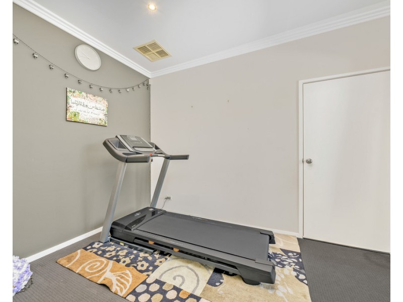 16 Nature Circuit, Cranbourne North VIC 3977