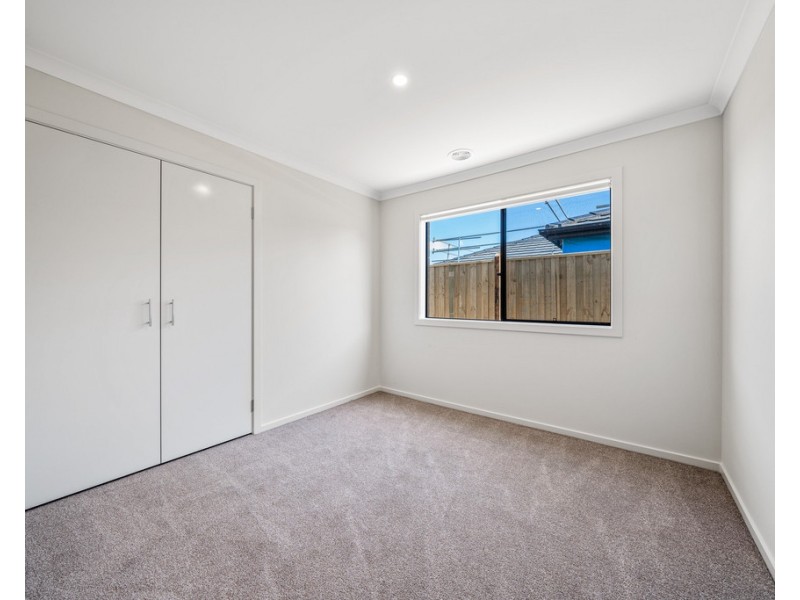 6 Fullback Road, Clyde VIC 3978