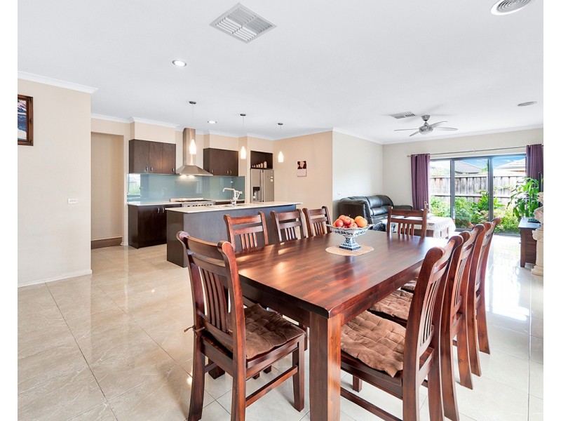 23 Honeybark Crescent, Lyndhurst VIC 3975