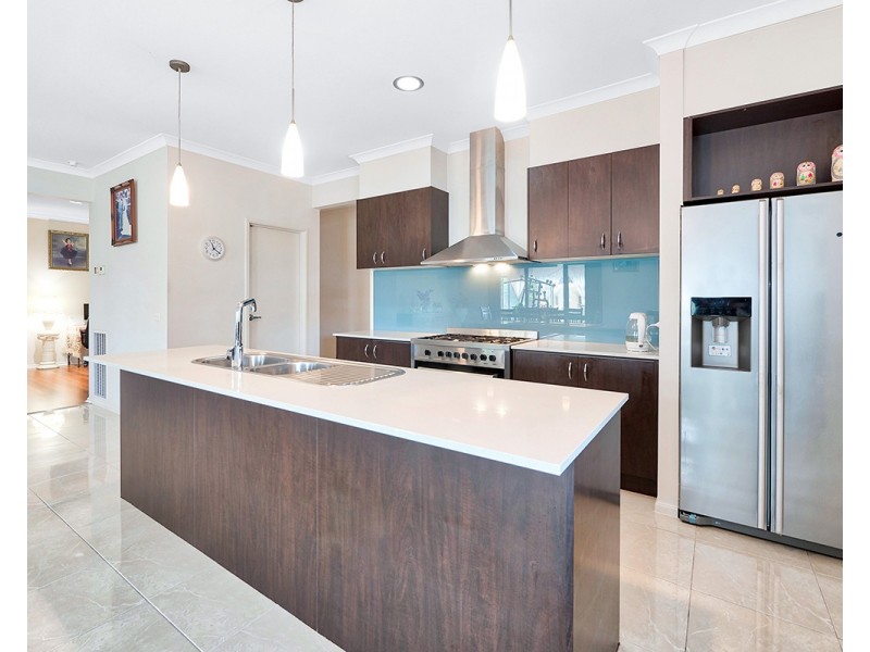 23 Honeybark Crescent, Lyndhurst VIC 3975