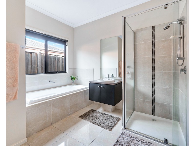 23 Honeybark Crescent, Lyndhurst VIC 3975