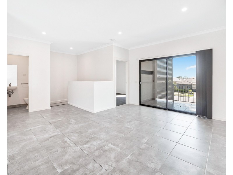 31 Nugget Way, Cranbourne East VIC 3977