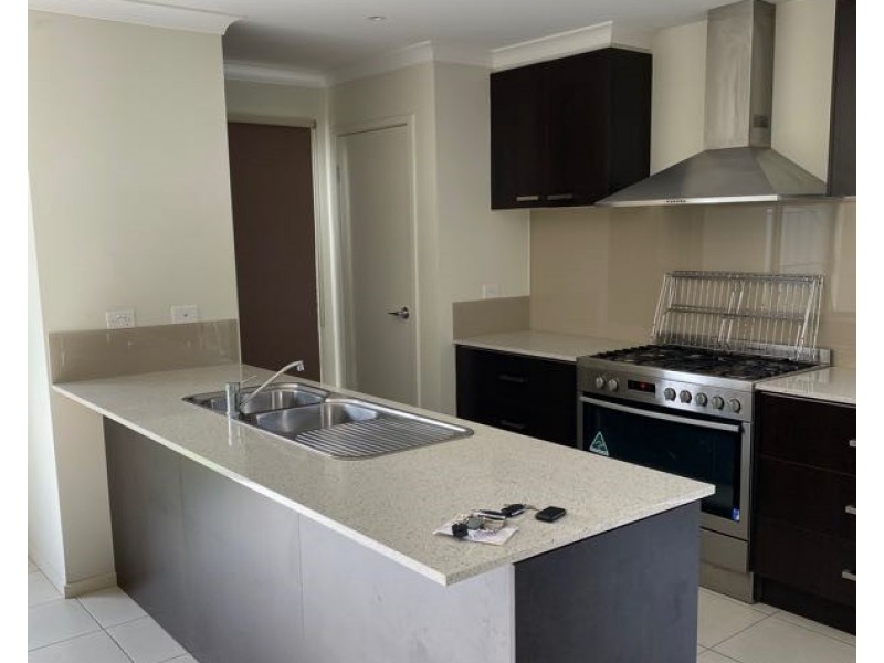 5 Wagner Close, Cranbourne East VIC 3977