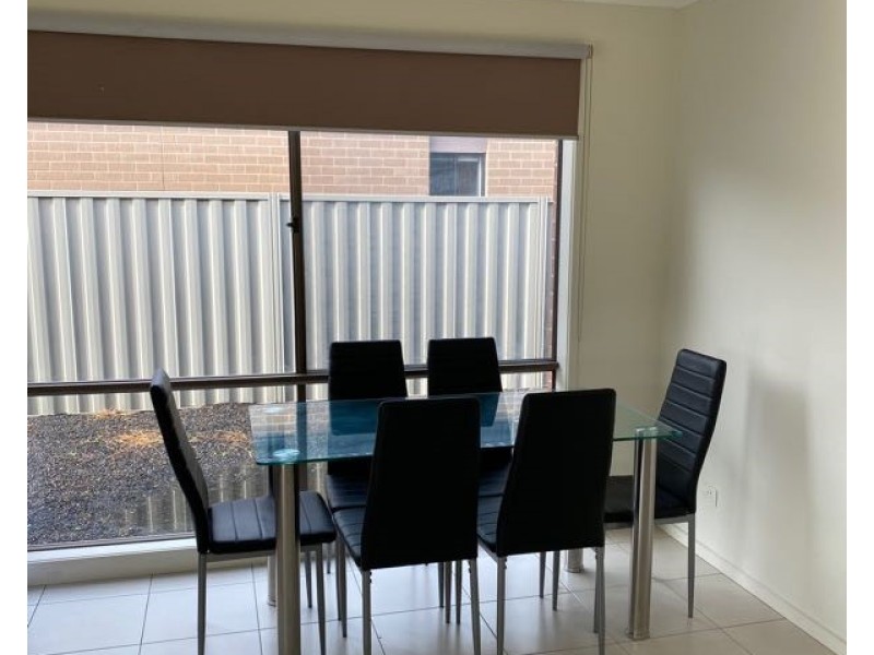 5 Wagner Close, Cranbourne East VIC 3977