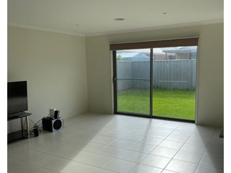 5 Wagner Close, Cranbourne East VIC 3977