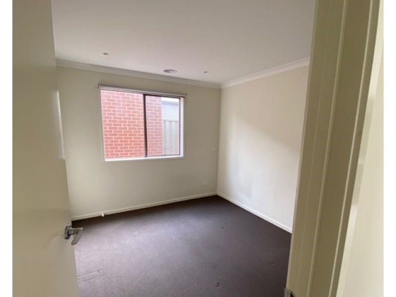 5 Wagner Close, Cranbourne East VIC 3977