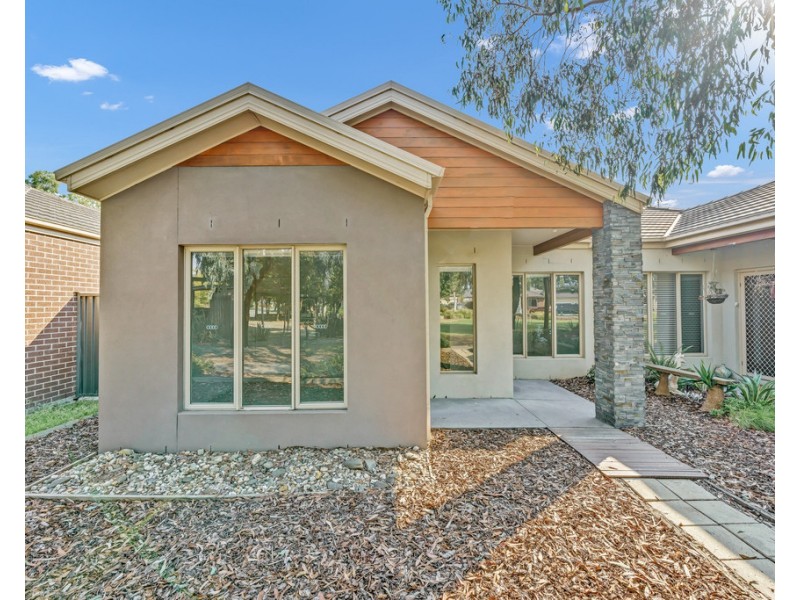 5 Tranquil Lane, Cranbourne North VIC 3977