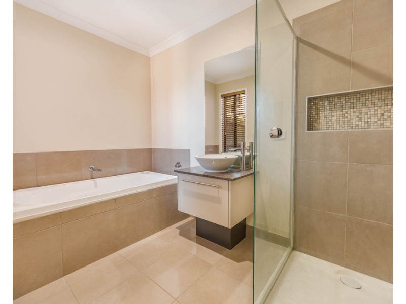 14 Illawarra Avenue, Clyde VIC 3978