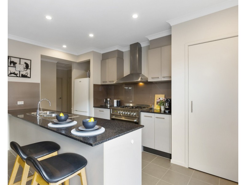 6 Noremac Grove, Lyndhurst VIC 3975