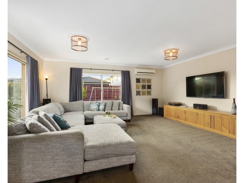 6 Noremac Grove, Lyndhurst VIC 3975