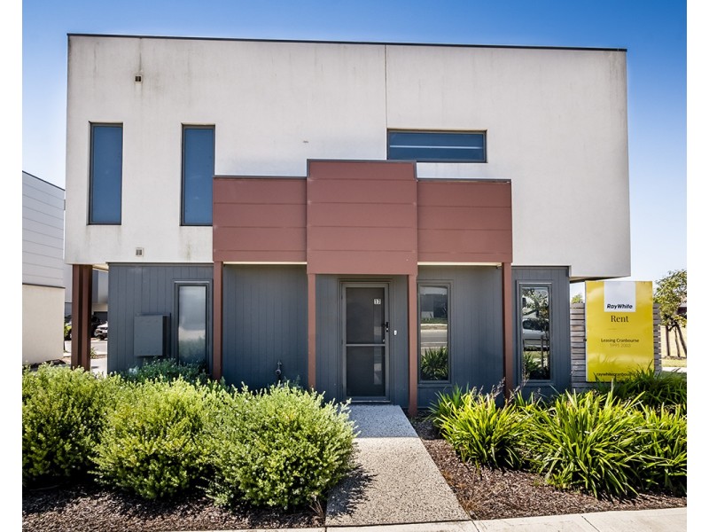 17 Queenie Way, Cranbourne West VIC 3977