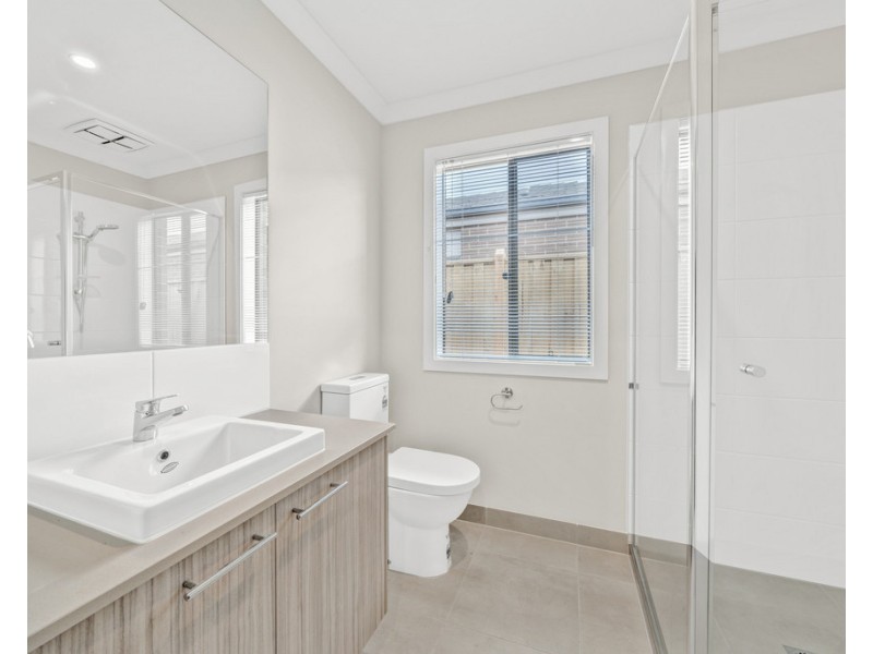 18 Switch Street, Clyde North VIC 3978