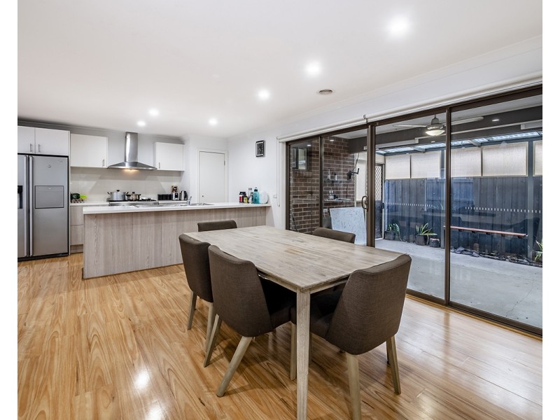 102 Glenelg Street, Clyde North VIC 3978