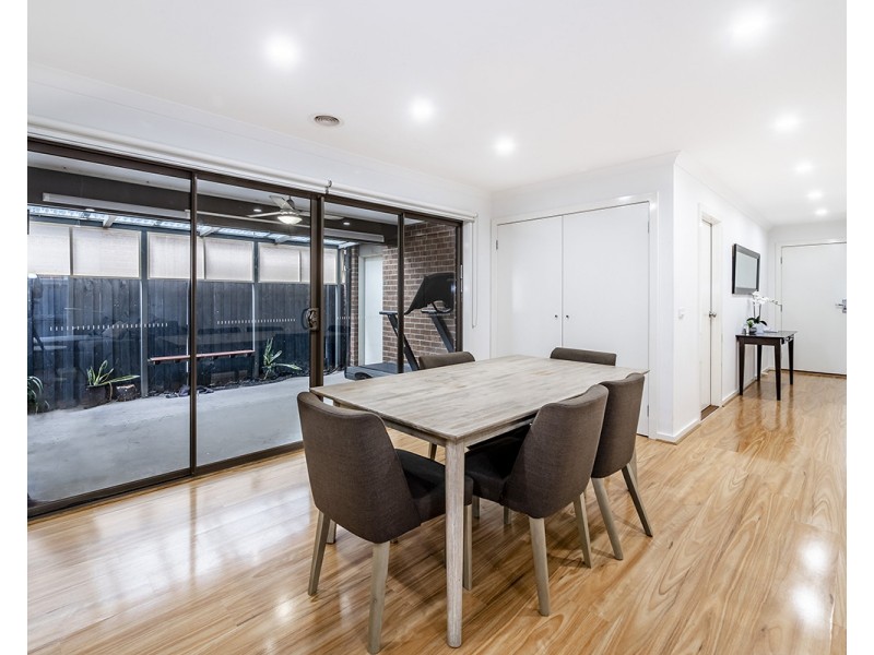 102 Glenelg Street, Clyde North VIC 3978