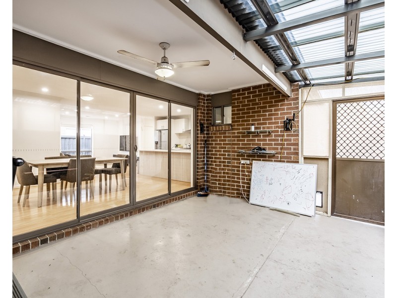 102 Glenelg Street, Clyde North VIC 3978