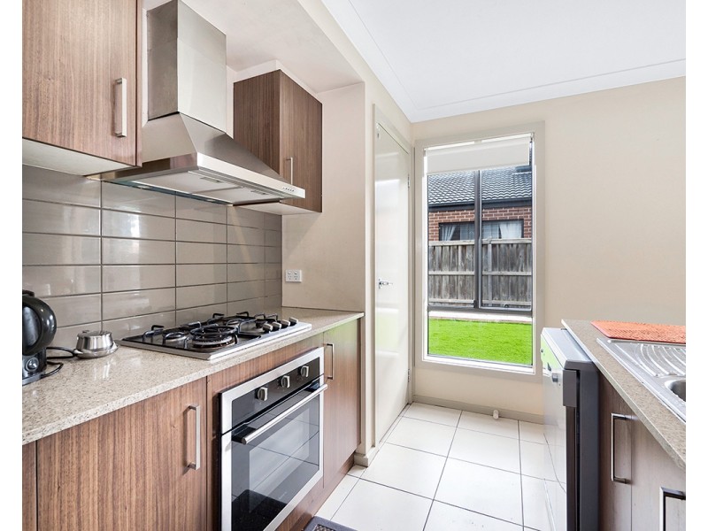 48 Alarah Boulevard, Cranbourne West VIC 3977