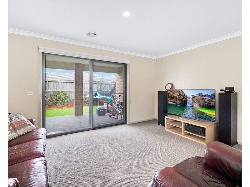 48 Alarah Boulevard, Cranbourne West VIC 3977