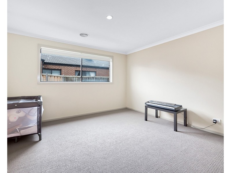 48 Alarah Boulevard, Cranbourne West VIC 3977