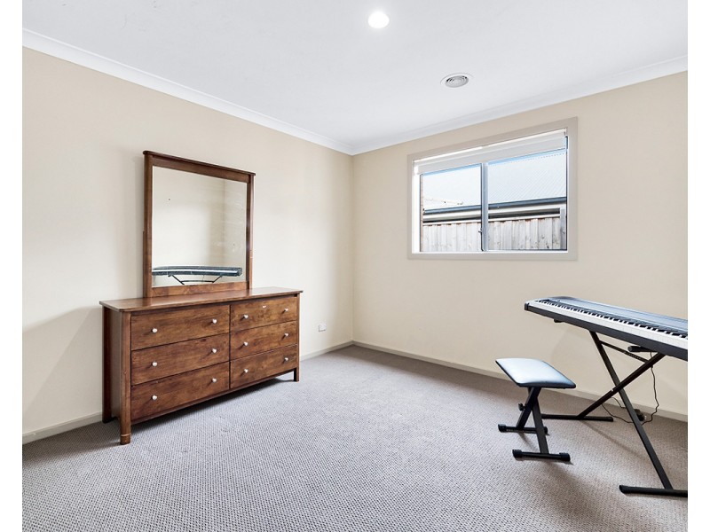 48 Alarah Boulevard, Cranbourne West VIC 3977