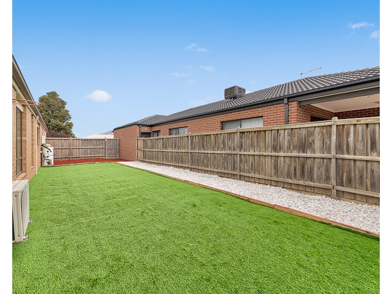 48 Alarah Boulevard, Cranbourne West VIC 3977