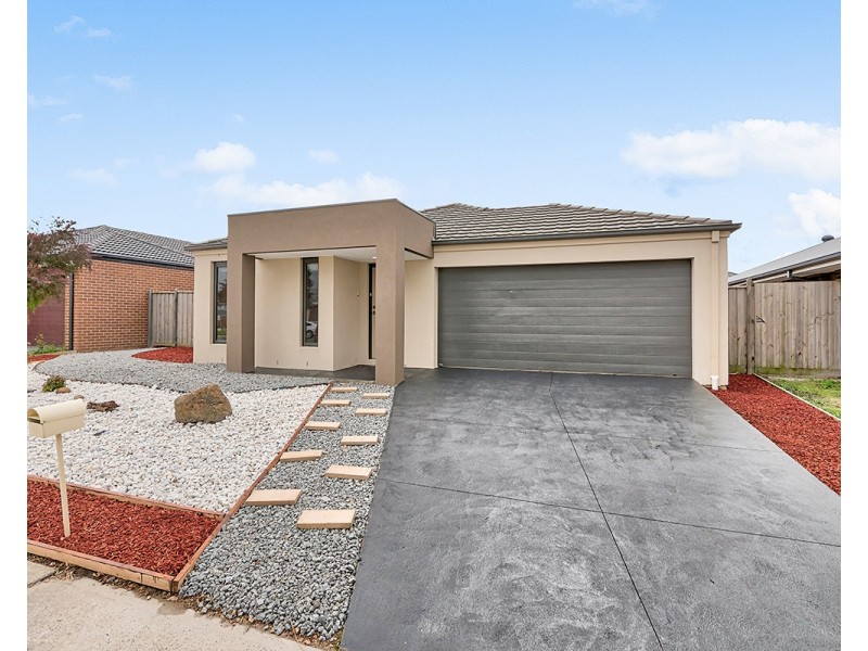 48 Alarah Boulevard, Cranbourne West VIC 3977