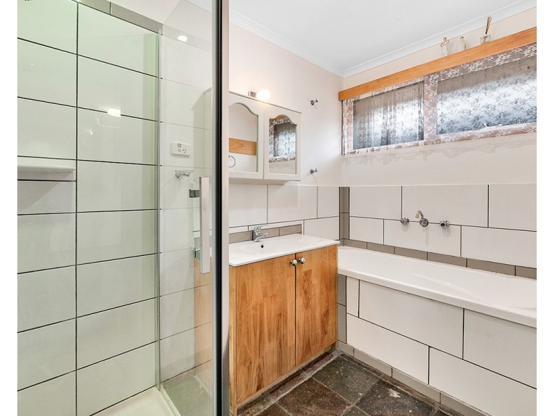 28 Elandra Way, Cranbourne West VIC 3977