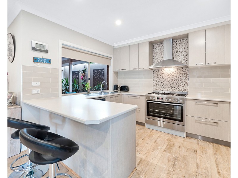 2 Arnott Street, Cranbourne North VIC 3977