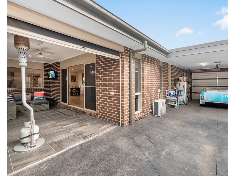 2 Arnott Street, Cranbourne North VIC 3977