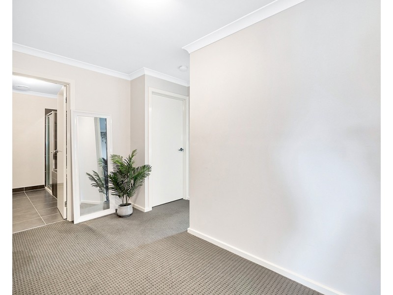 7 Queenie Way, Cranbourne West VIC 3977