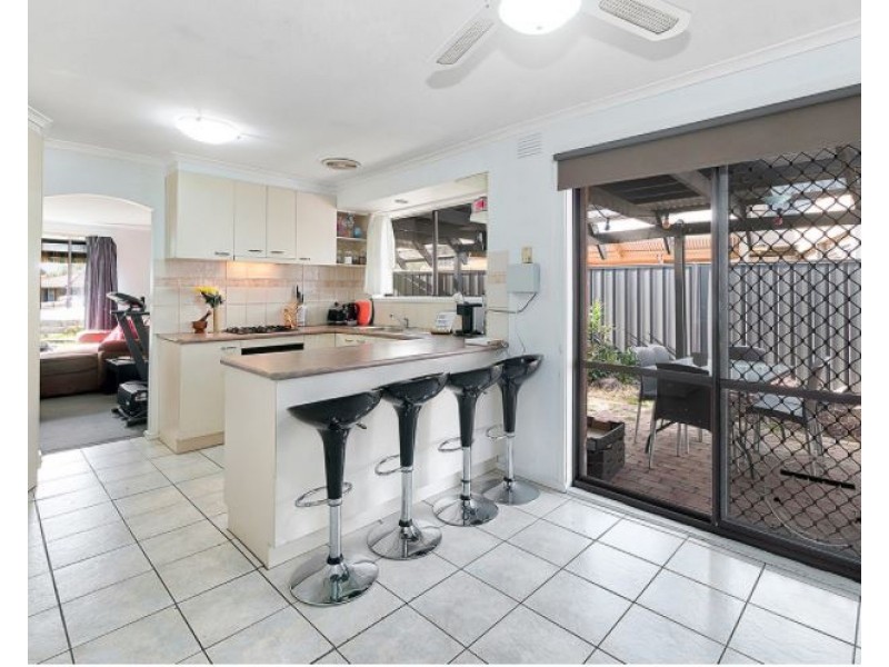 16 Fairbairn Road, Cranbourne VIC 3977