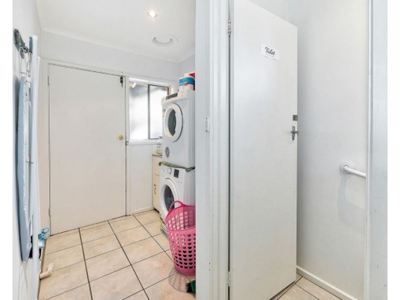 16 Fairbairn Road, Cranbourne VIC 3977