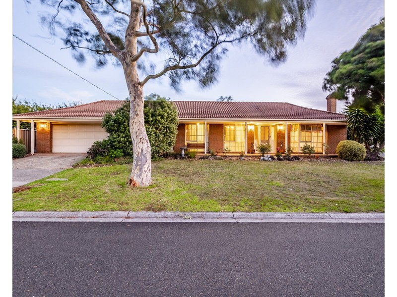 6 Yaltara Close, Cranbourne West VIC 3977