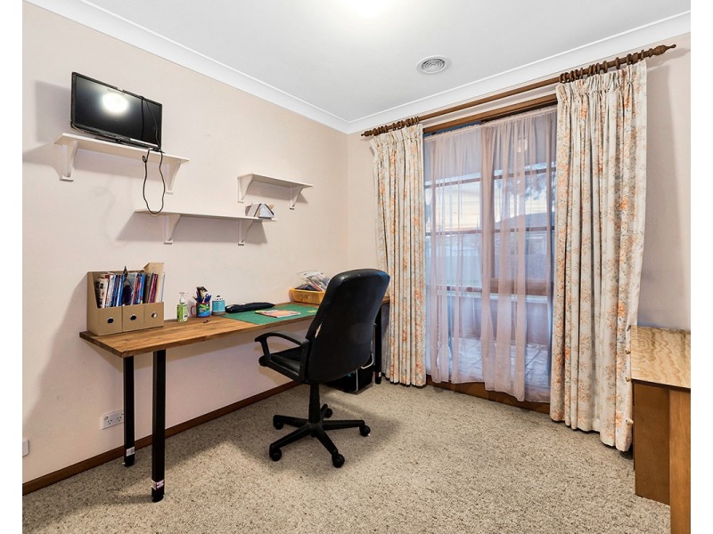 6 Yaltara Close, Cranbourne West VIC 3977