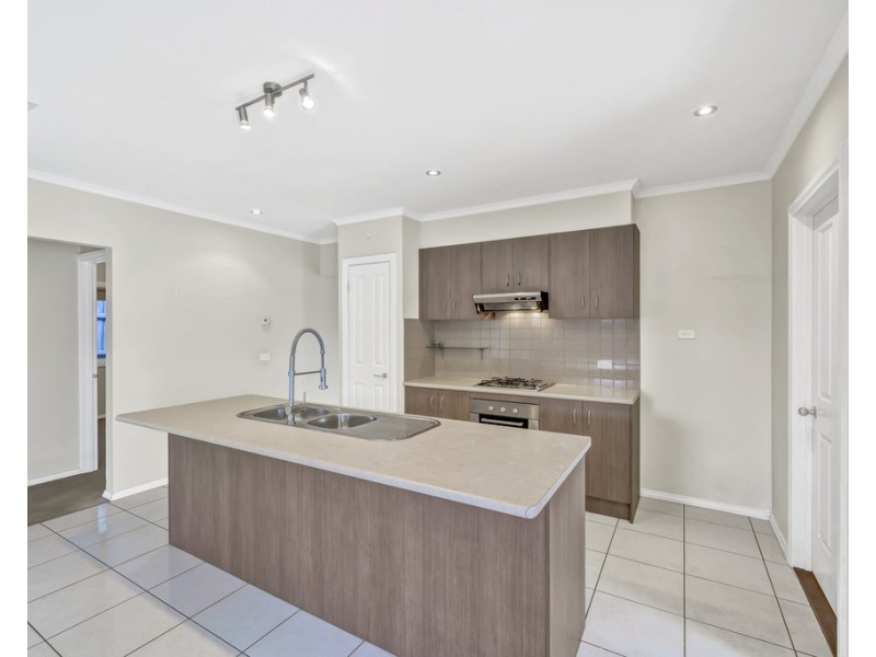 2/278 Narre Warren Road, Cranbourne East VIC 3977