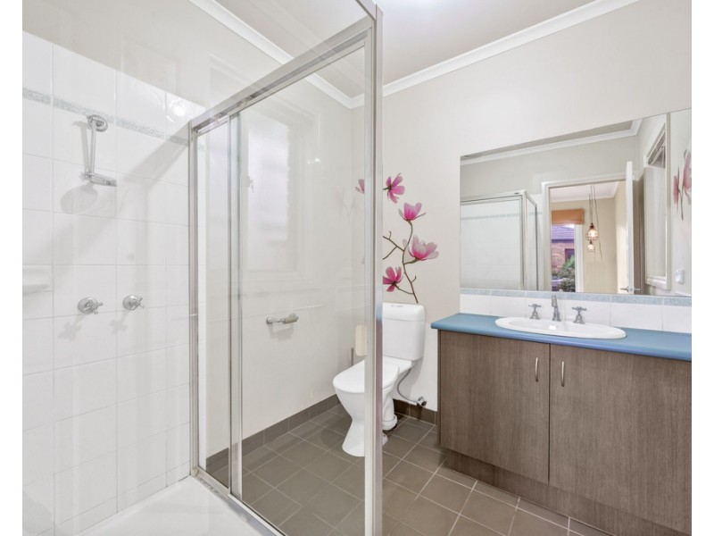 2/278 Narre Warren Road, Cranbourne East VIC 3977