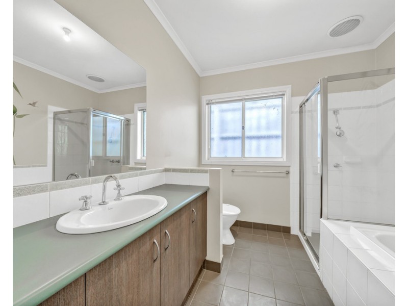 2/278 Narre Warren Road, Cranbourne East VIC 3977