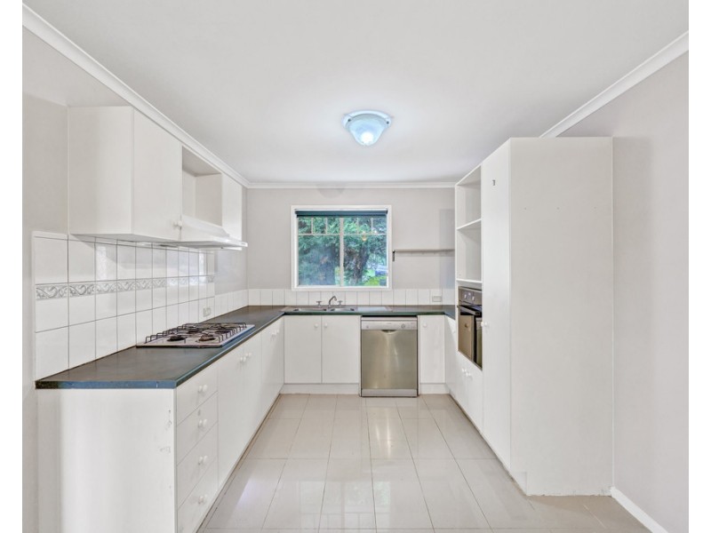 18 Friendship Close, Cranbourne West VIC 3977