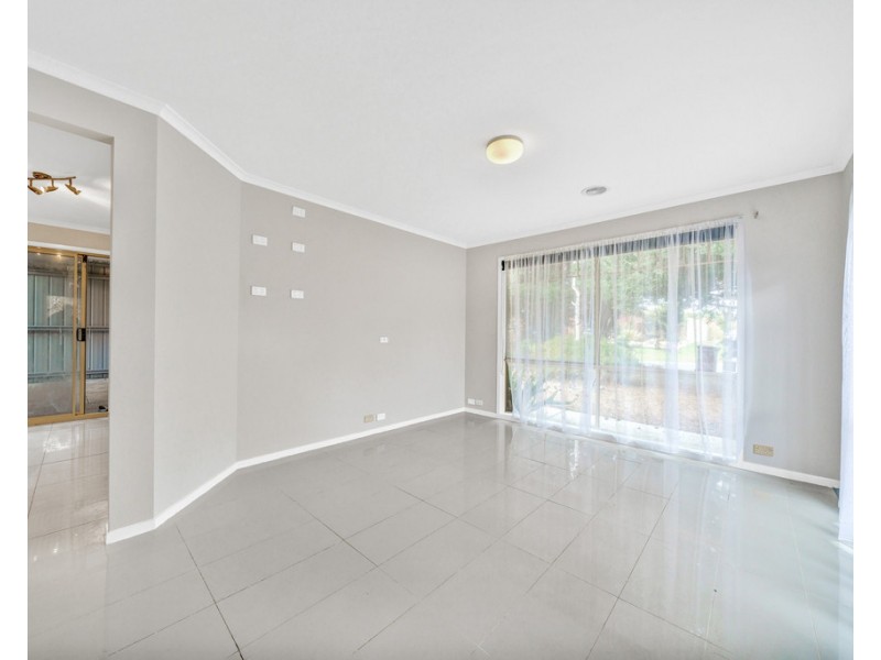 18 Friendship Close, Cranbourne West VIC 3977