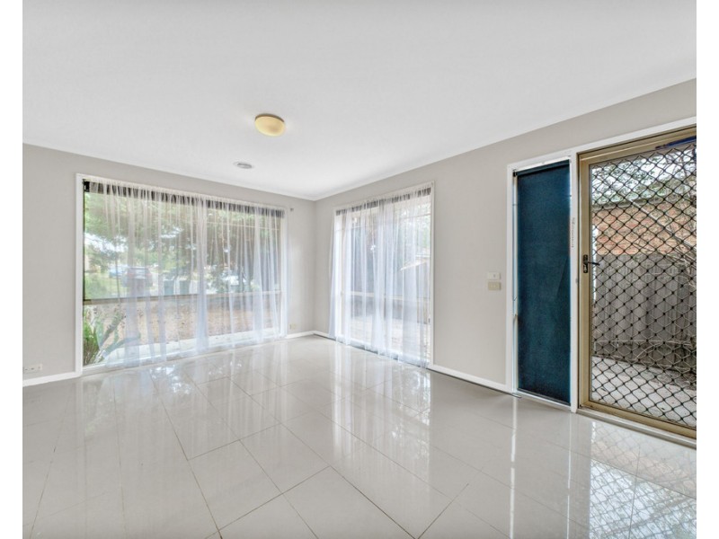 18 Friendship Close, Cranbourne West VIC 3977