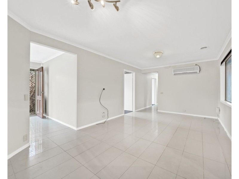 18 Friendship Close, Cranbourne West VIC 3977