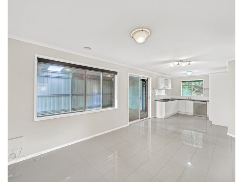 18 Friendship Close, Cranbourne West VIC 3977