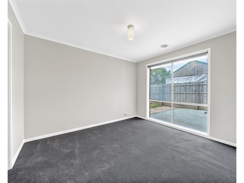 18 Friendship Close, Cranbourne West VIC 3977