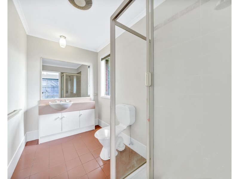 18 Friendship Close, Cranbourne West VIC 3977