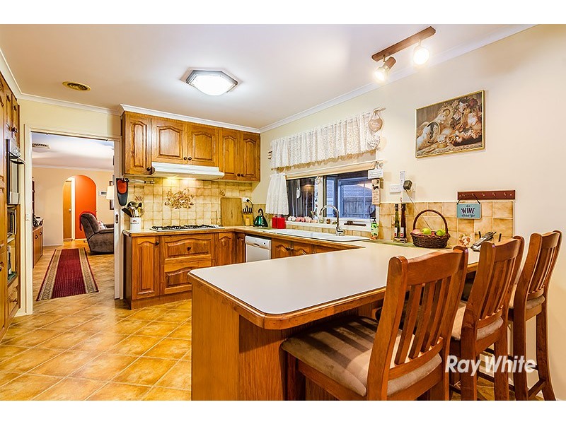 4 Oregon Court, Cranbourne North VIC 3977