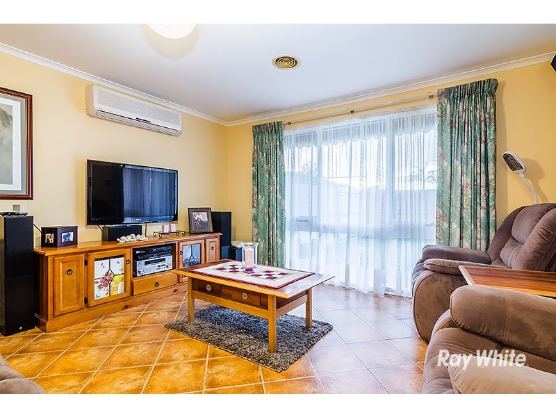 4 Oregon Court, Cranbourne North VIC 3977